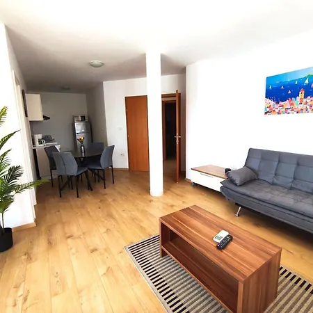 Mirela Apartamento