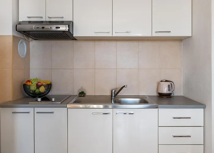 Apartment Mirela *