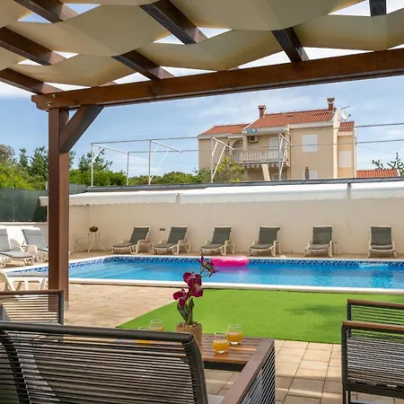 Mirela דירה פטרצ'אנה