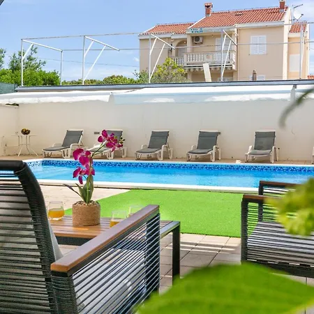Mirela Apartamento Petrčane
