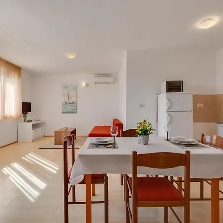 Mirela Apartment