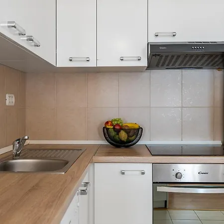 Mirela Apartment