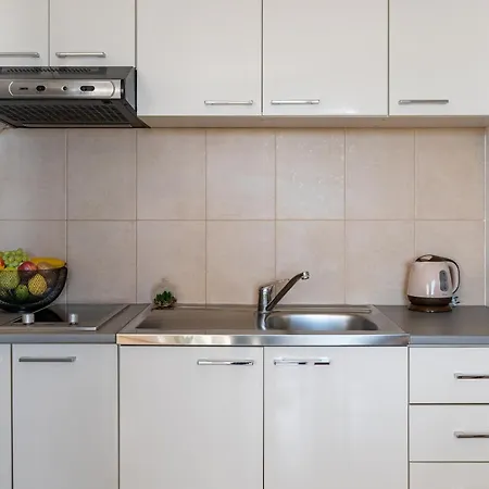 Apartment Mirela *