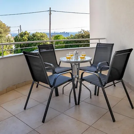 Mirela Apartment *