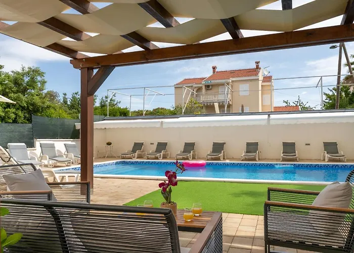 Mirela Апартаменты Петрчане