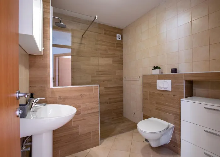 Mirela Апартаменты *