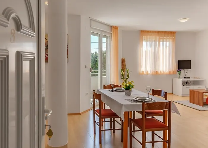 Апартаменты Mirela