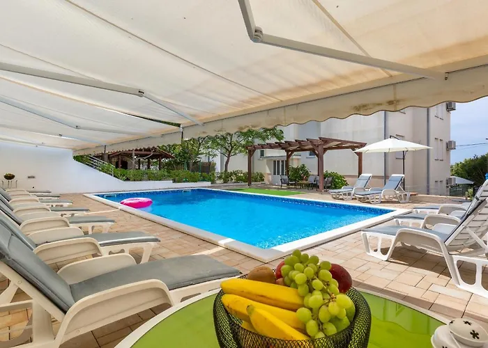 Mirela * Петрчане