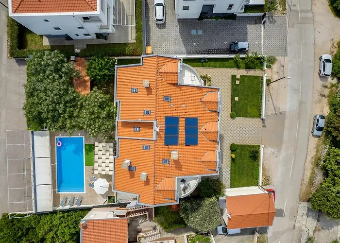 Mirela Петрчане