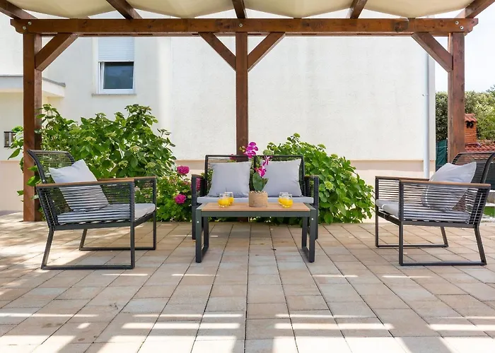 Mirela * Петрчане