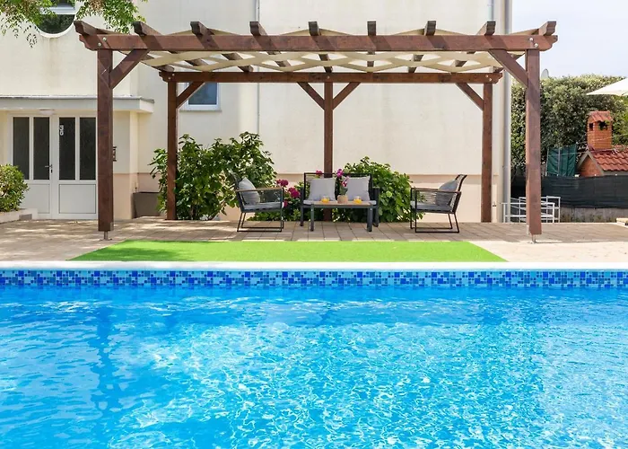 Апартаменты Mirela Петрчане