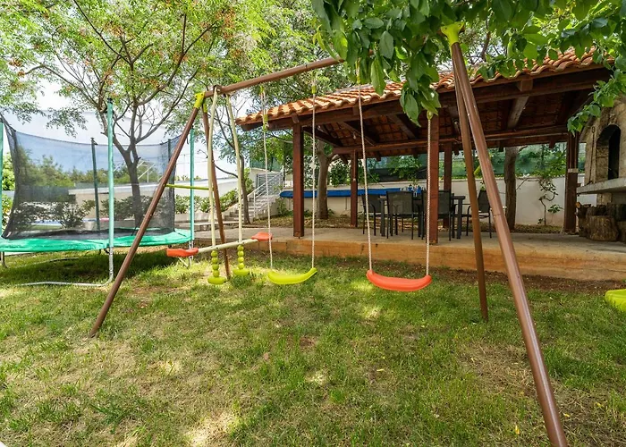 Апартаменты Mirela Петрчане