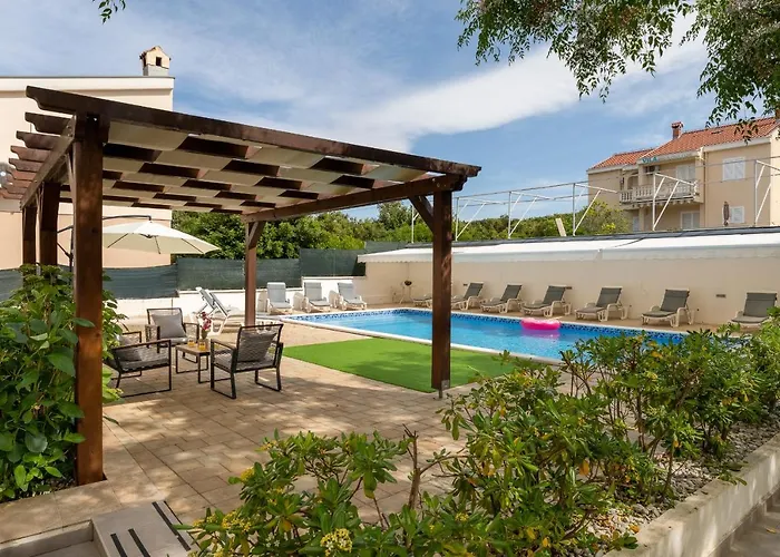 Mirela Апартаменты *