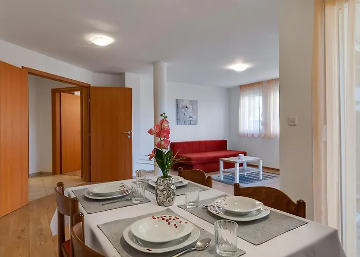 Mirela Апартаменты *