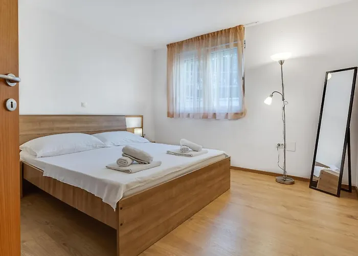 Mirela * Петрчане