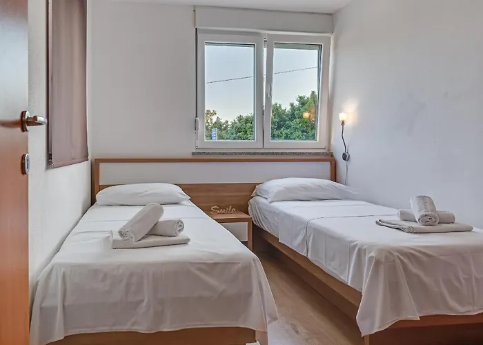 Mirela Апартаменты *