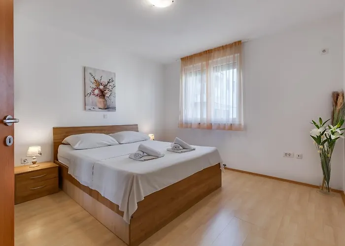 Mirela Апартаменты Петрчане