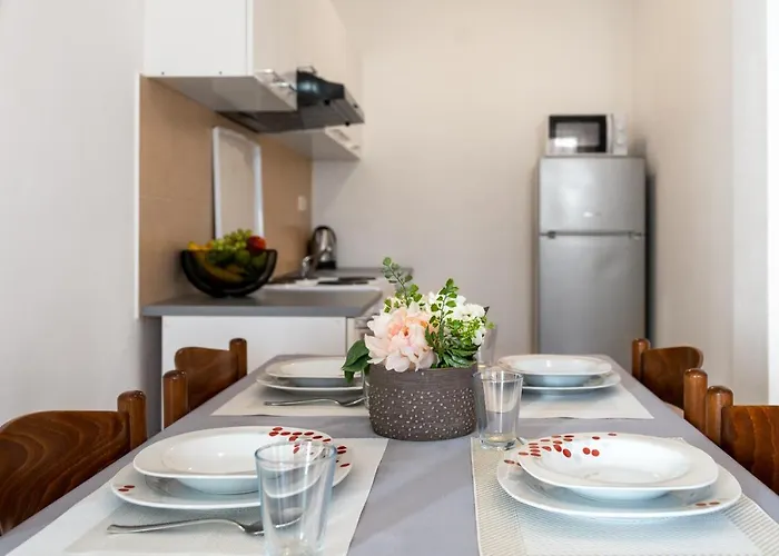 Mirela Апартаменты *