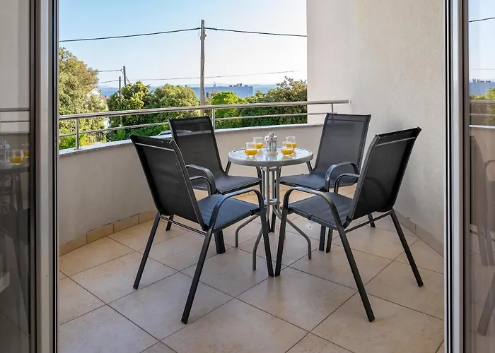 Mirela Апартаменты *